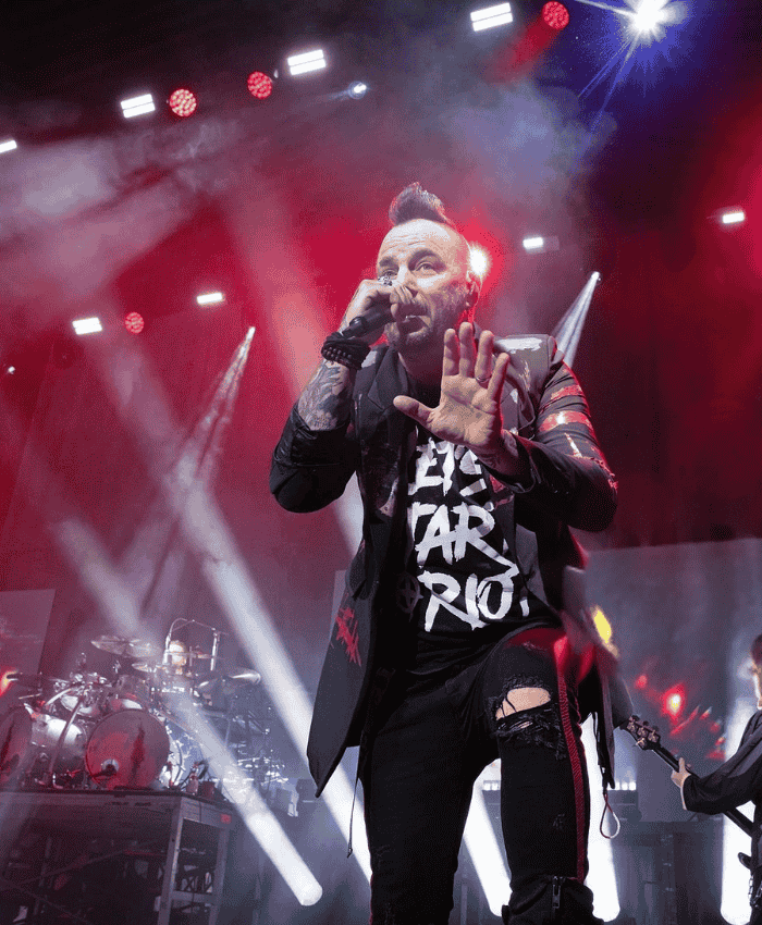 Adam Gontier’s Black & Red Stage Outfit Breakdown