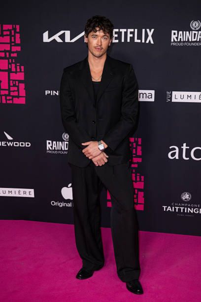 Tom Blyth Red Carpet Look Modern Black Suit with Edgy Minimalist Styling