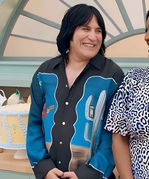 Noel Fielding Great British Bake Off S16 Cactus Print Shirt Breakdown
