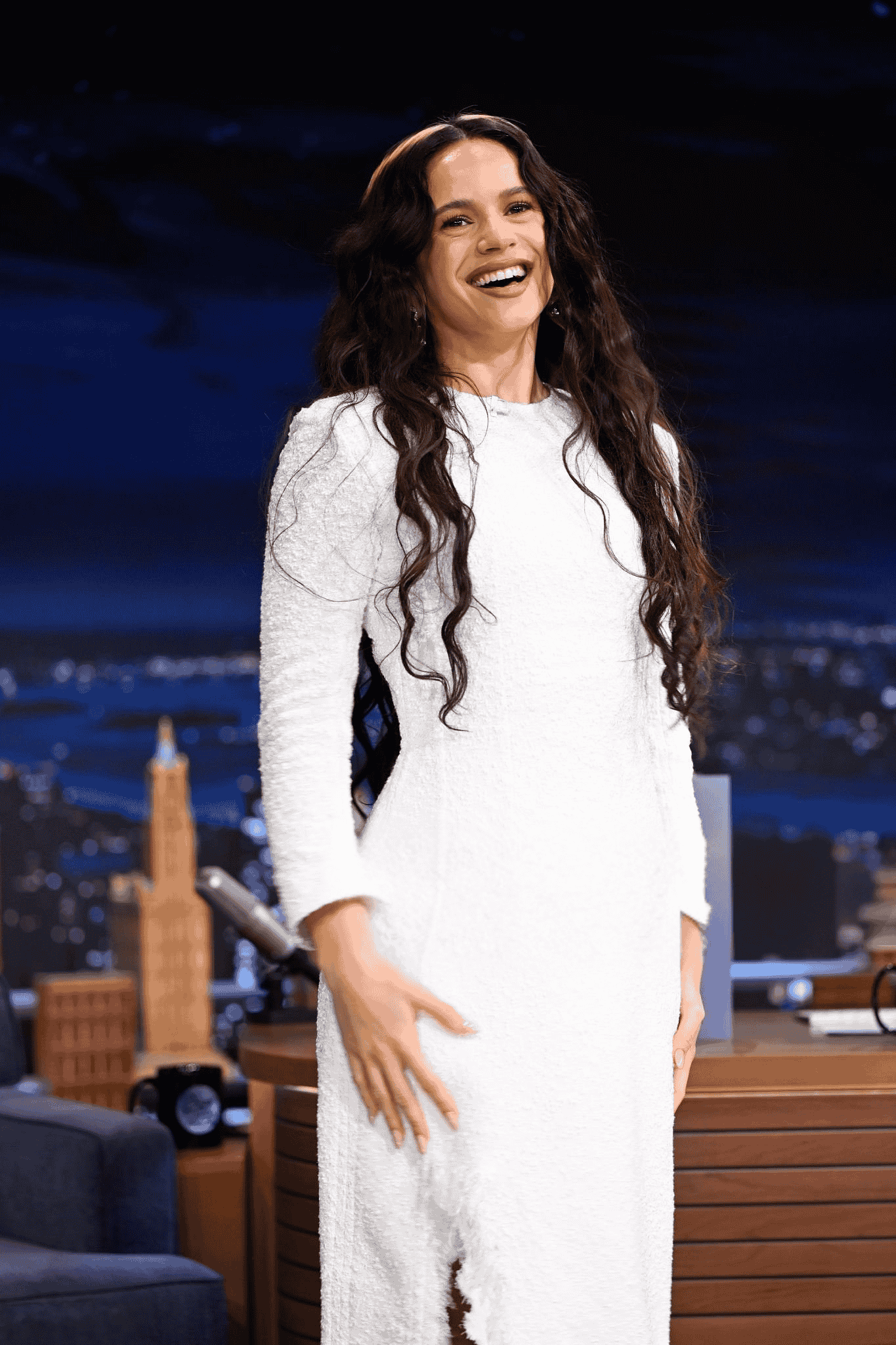 Breakdown of Rachel Zegler White Long-Sleeve Lace-Hem Midi Dress Look